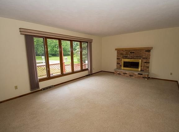 2nd image of 51922 Jenny Ln