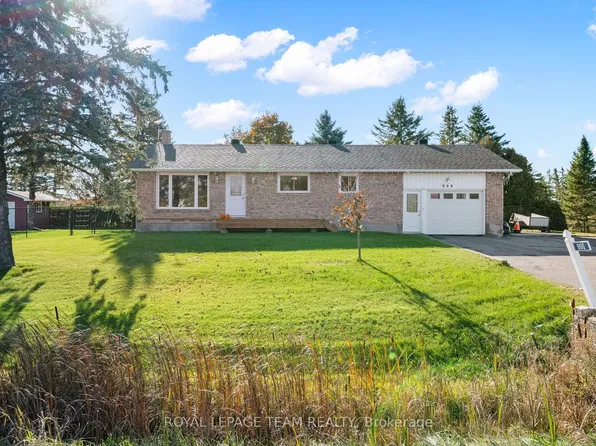 906 Russell Rd, Clarence Rockland, ON K0A 2A0