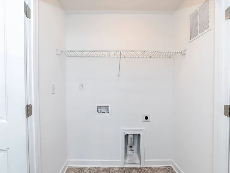 208 S Leslie St — Photo 11