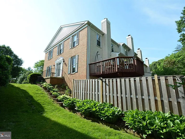 6153 Summer Park Ln — Photo 3