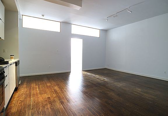 3rd image of 122 Seigel St #2C