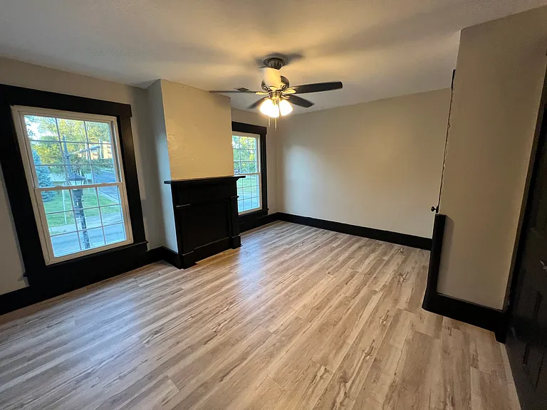 Side bedroom #2
