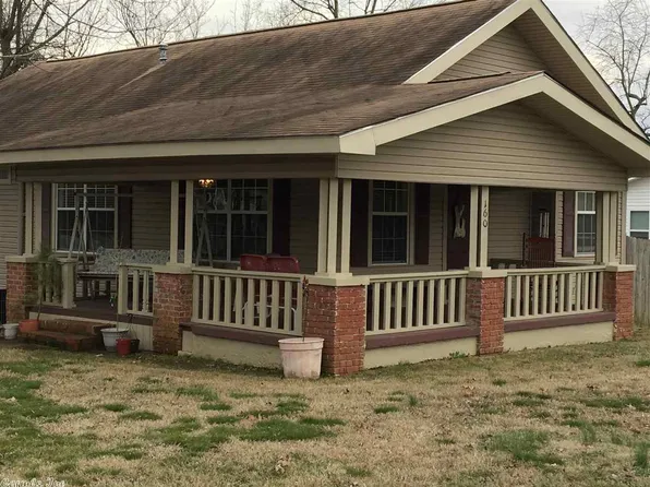 140 N Oak St, Newark, AR 72562