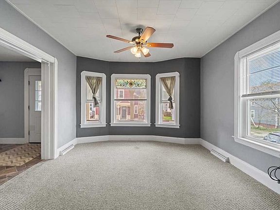 5th image of 40 Duxbury Rd