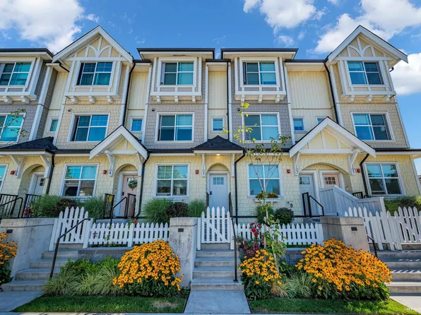 707 Robinson St #103, Coquitlam, BC V3J 0M9