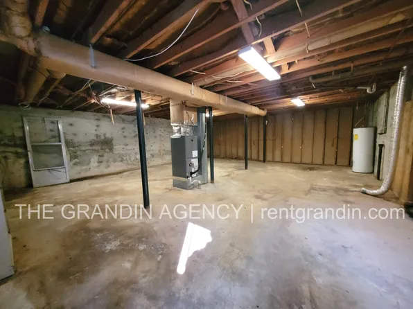 1109 Mountain View Rd, Vinton, VA