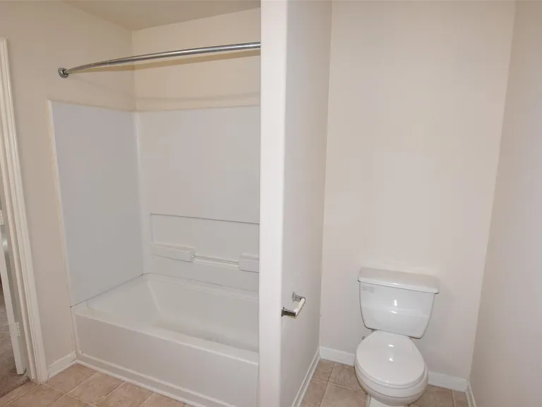 1035 Junction Ct — Photo 18