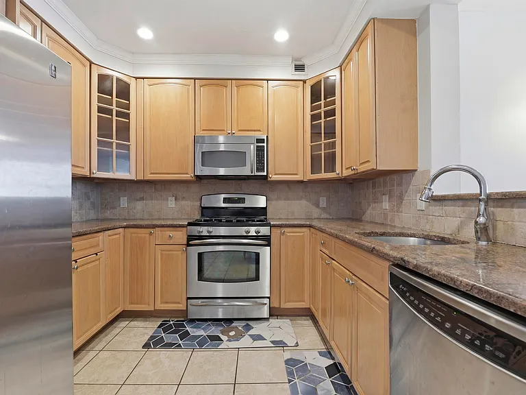 311 Washington St #9C — Photo 10