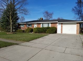 1300 Edgeorge St, Waterford, MI