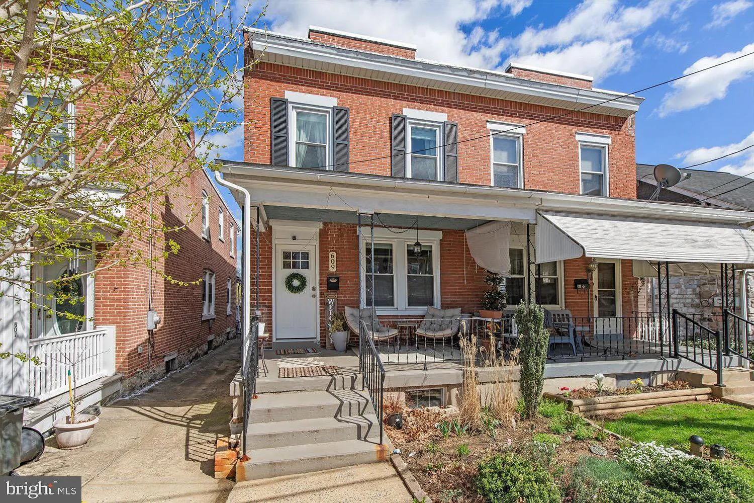 609 Pearl St photo 1