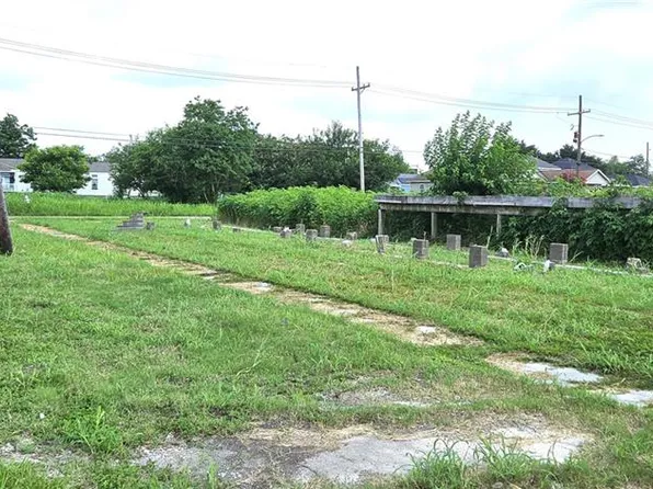 2301 Flood St, New Orleans, LA 70117