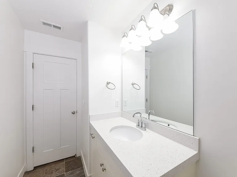 4907 E Breezy Patch Rd — Photo 16