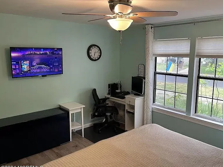 182 Azalea Cir — Photo 11
