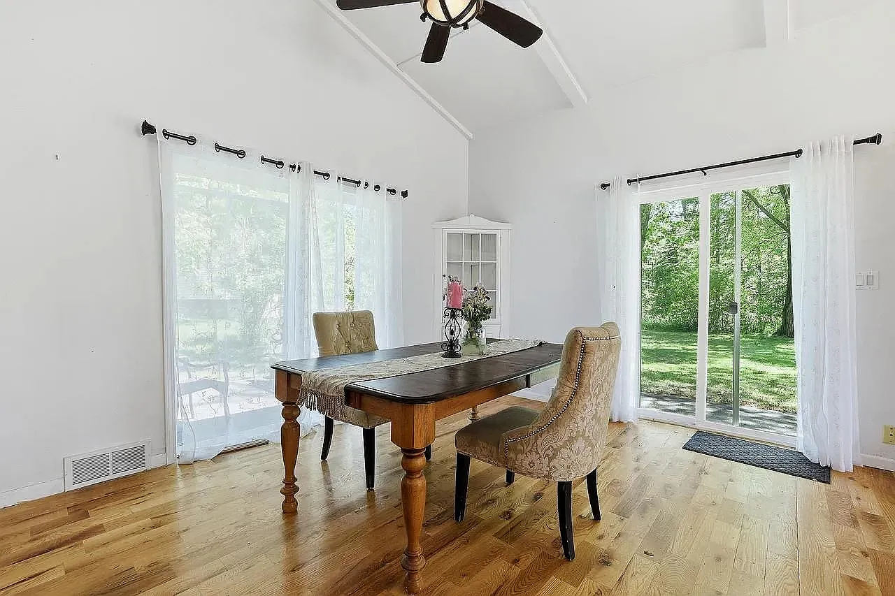 4 bed, 1772 sqft, $1,950 — Photo 4