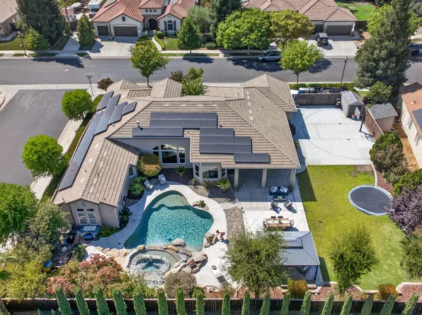 1945 N Greenfield Avenue, Clovis, CA 93619