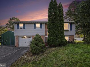 140 Brian Dr, Ephrata, PA 17522