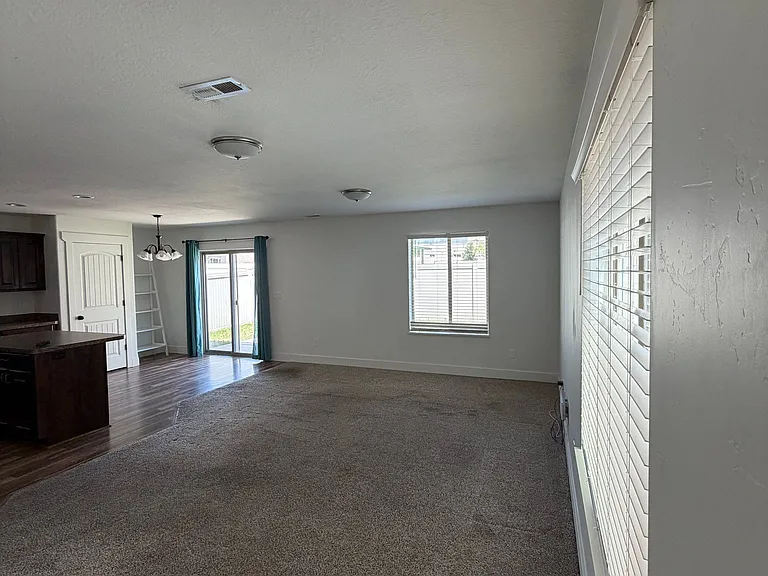 4 Arnold Dr — Photo 5