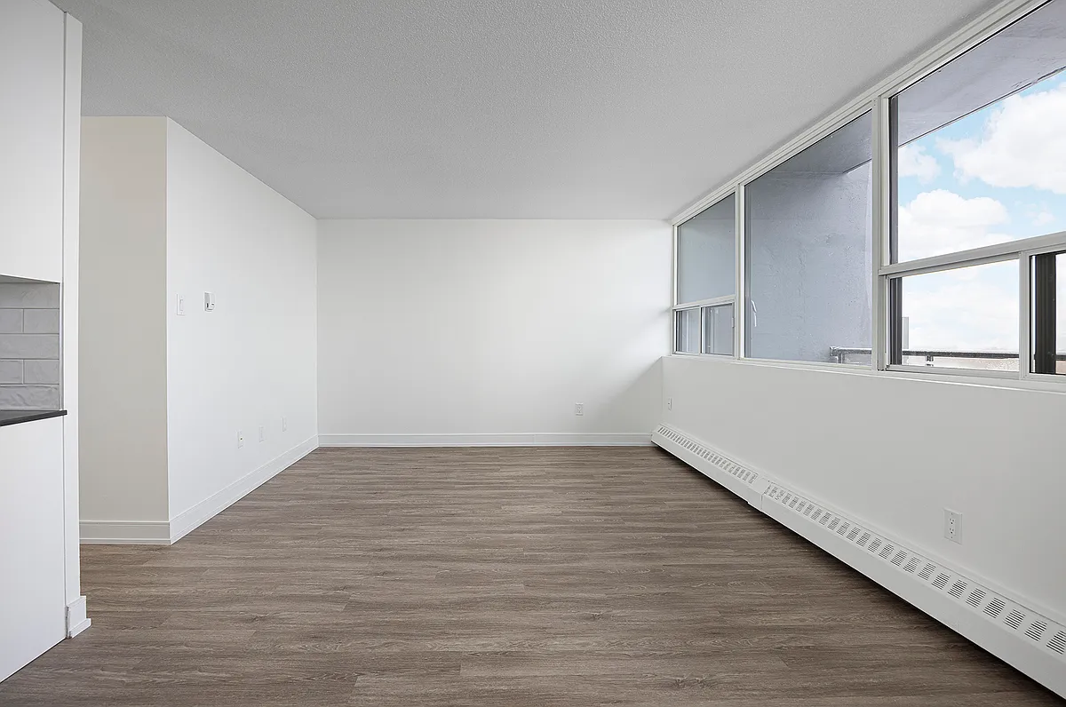 2200 Roche Court — Photo 4