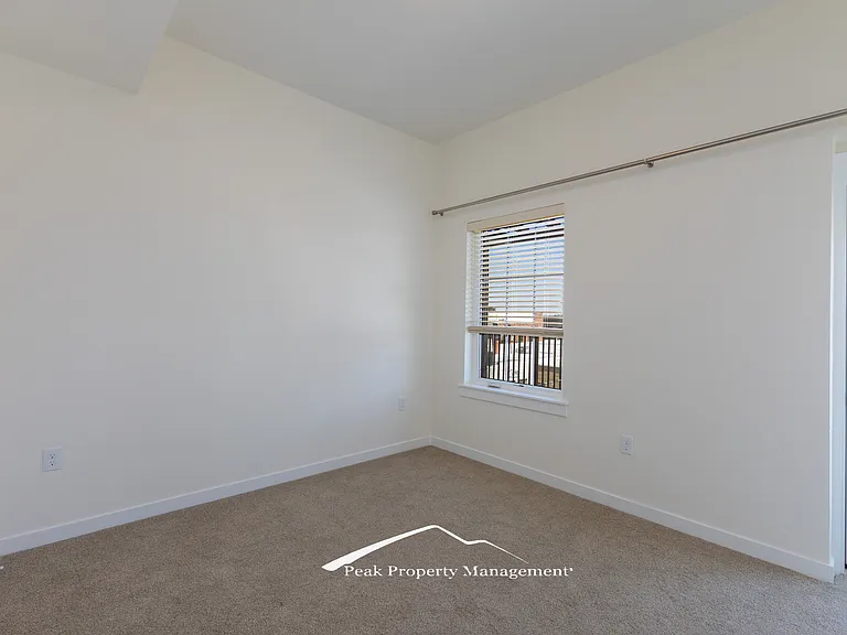 120 12th Ave S #302 — Photo 12