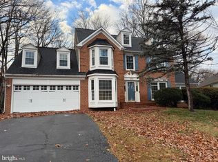 8502 Chase Glen Cir, Fairfax Station, VA 22039