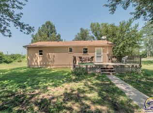 1945 NE 62nd St, Topeka, KS 66617