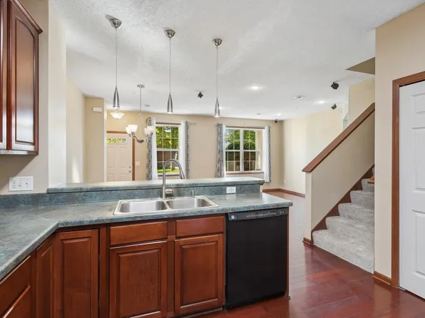 4830 Bisset Ln #8504, Inver Grove Heights, MN 55076