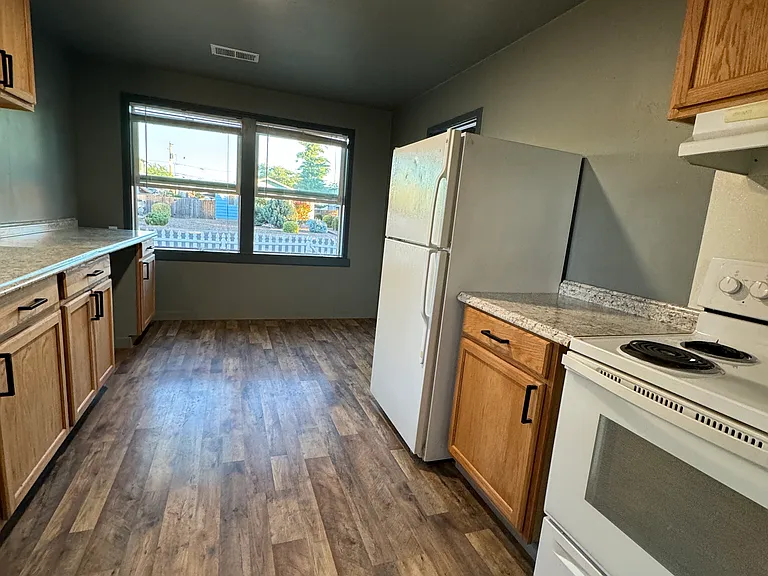 835 Cherry St — Photo 6