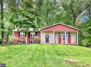 2711 Overview Rd, Hampstead, MD 21074