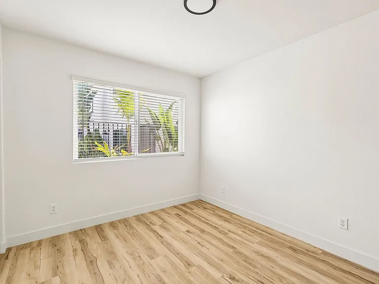 The Crest |NEWLY Renovated Studios, Lofts, 1, 2 & 3 Bedroom Homes Near the Beach — Photo 65