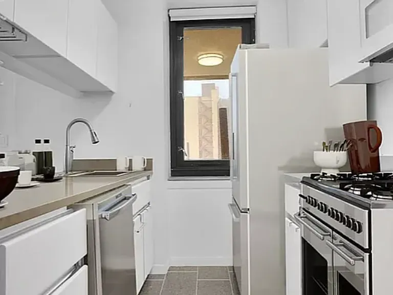 159 E 30th St #9D — Photo 9