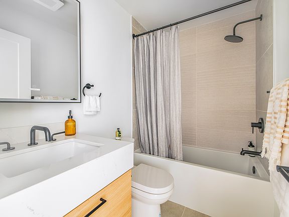 5th image of 10 Glenville St #328-08