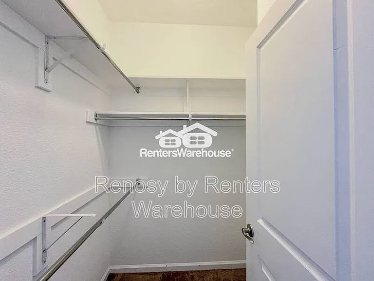 1713 Dresdon Ln — Photo 4
