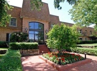 1250 Park Ave W APT 408, Highland Park, IL 60035