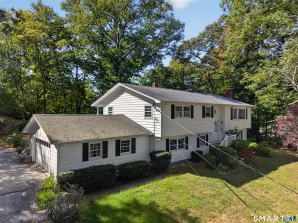 35 Inchcliffe Drive, Ledyard, CT 06335