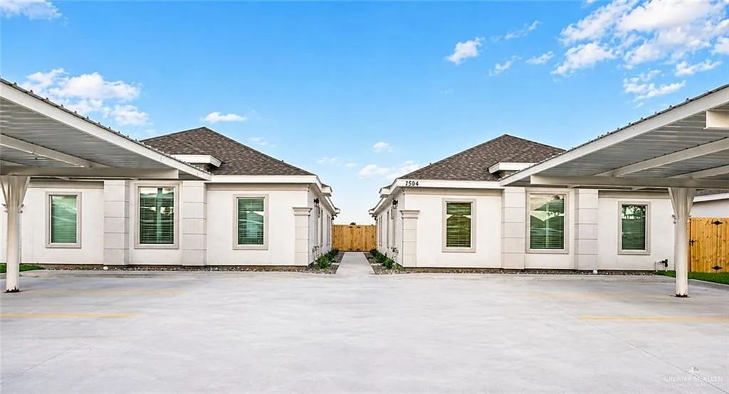 3 bed, 2.0 bath, $1,300 — Photo 1