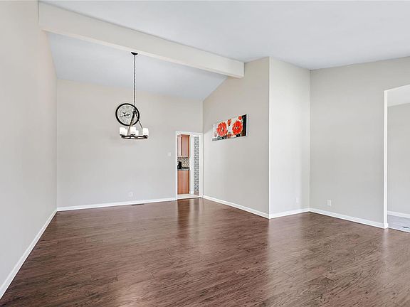 5th image of 1023 Leisure Ln