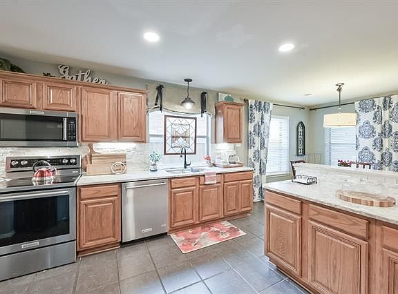 5th image of 625 Bent Oak Dr