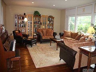 3rd image of 26 Ivy Dr