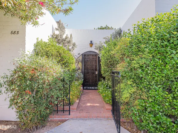 683 W Las Lomitas Rd, Tucson, AZ 85704
