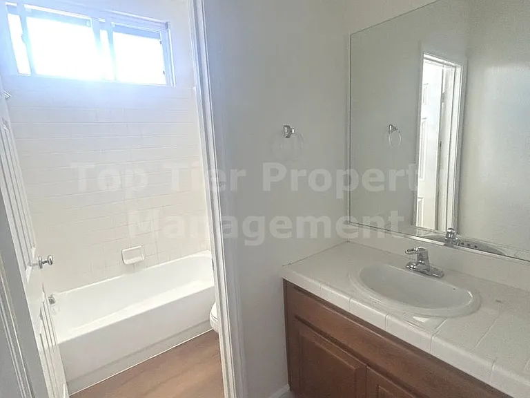 3892 Stoneridge Rd — Photo 28