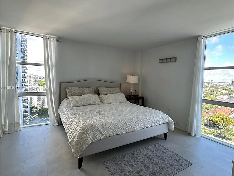 3675 N Country Club Dr — Photo 8