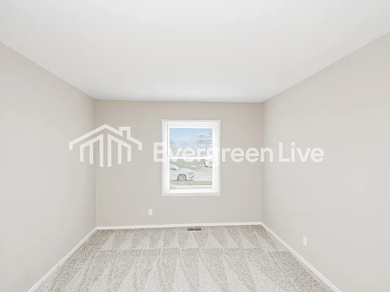 7804 Cullen Dr — Photo 10