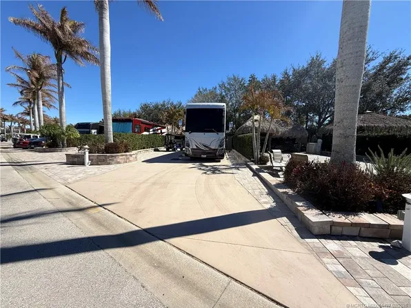 177 NW Hazard Way, Port Saint Lucie, FL 34986