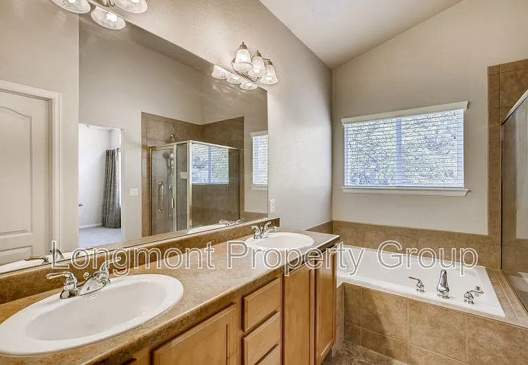 1668 Metropolitan Dr — Photo 9