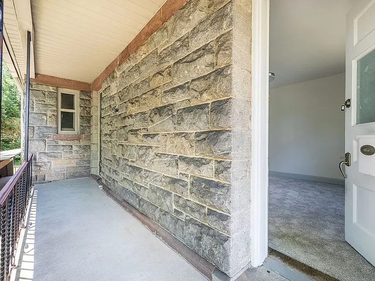 61 Orchard Ave #C1 — Photo 4