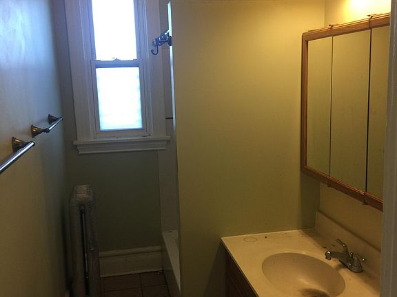 3rd image of 6133 S University Ave #3S