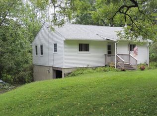 438 Valley View Dr, Endicott, NY 13760