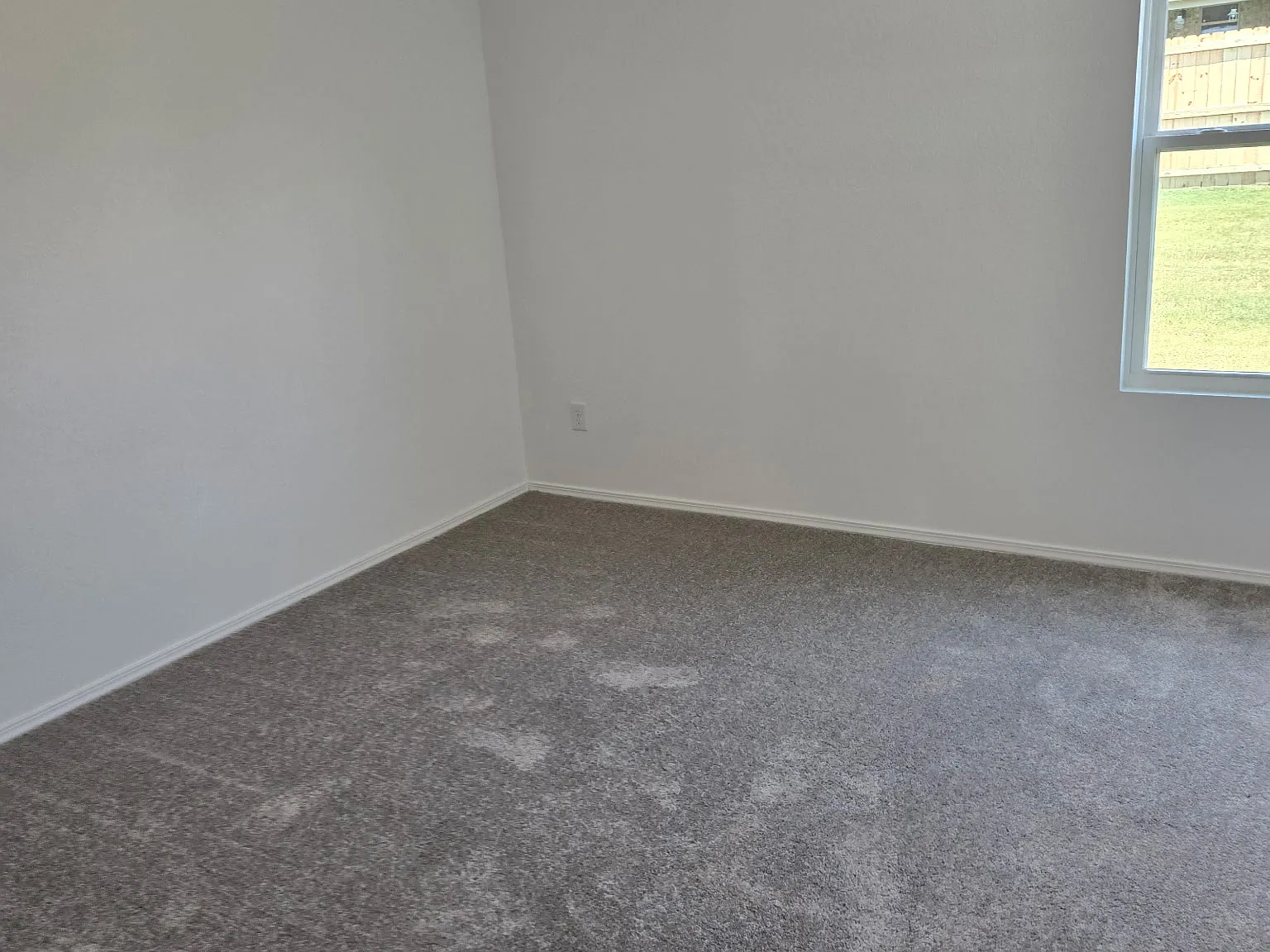 4 bed, 1640 sqft, $1,600 — Photo 2