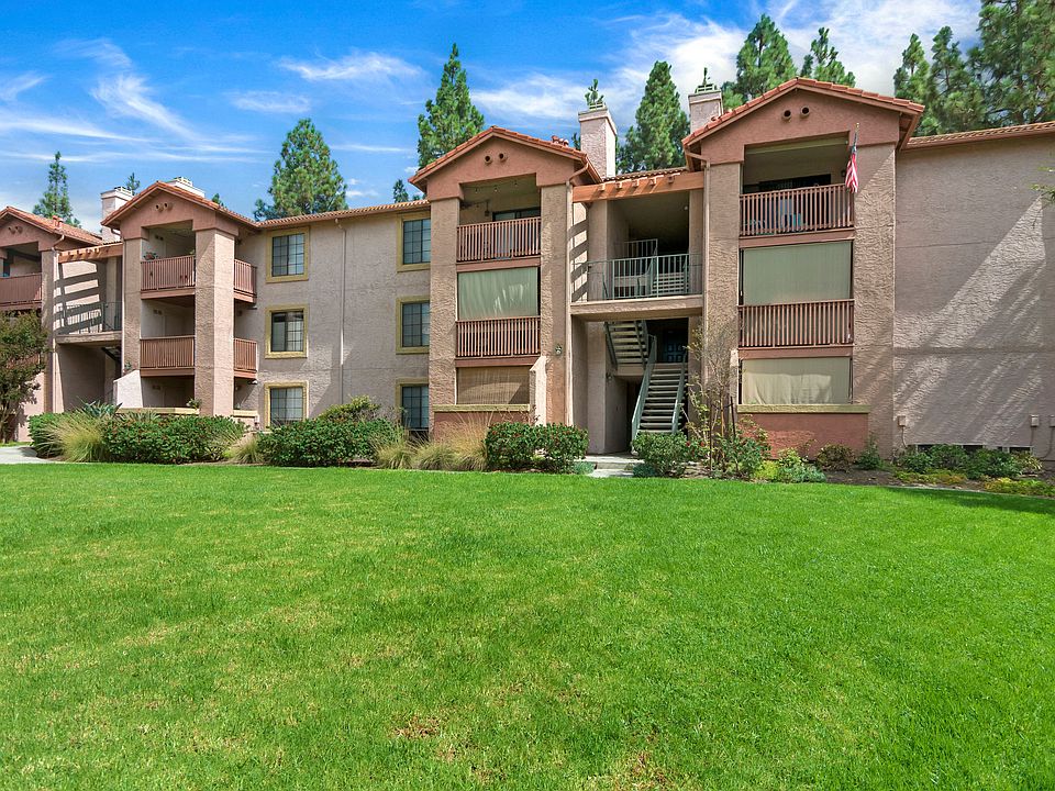 1st image of 12075 Alta Carmel Ct Unit 33