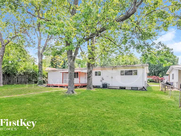 3245 Santiago Dr — Photo 15